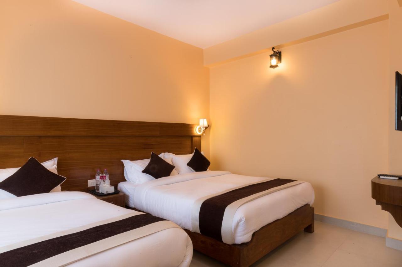 Hotel Lake Shore Похара Екстериор снимка