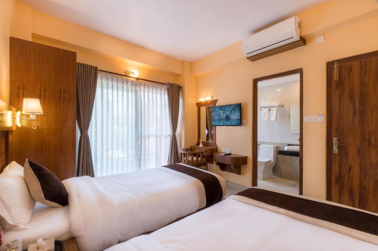 Hotel Lake Shore Похара Екстериор снимка