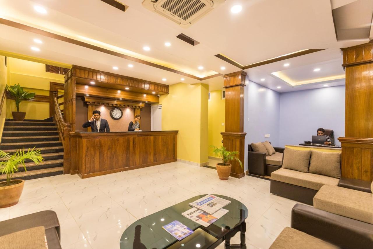 Hotel Lake Shore Похара Екстериор снимка